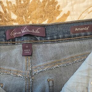 Gloria Vanderbilt Women's Light Blue Amanda Jeans